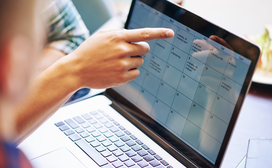 Sample weekly accountability review template showing sections for accomplishments, obstacles, lessons learned, and upcoming priorities.